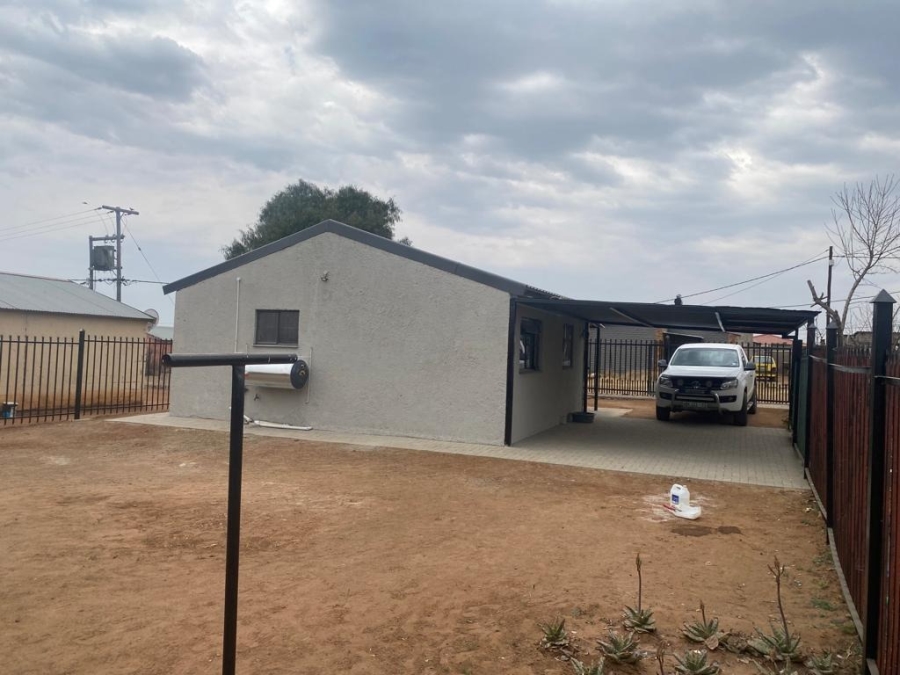 2 Bedroom Property for Sale in Heidedal Free State